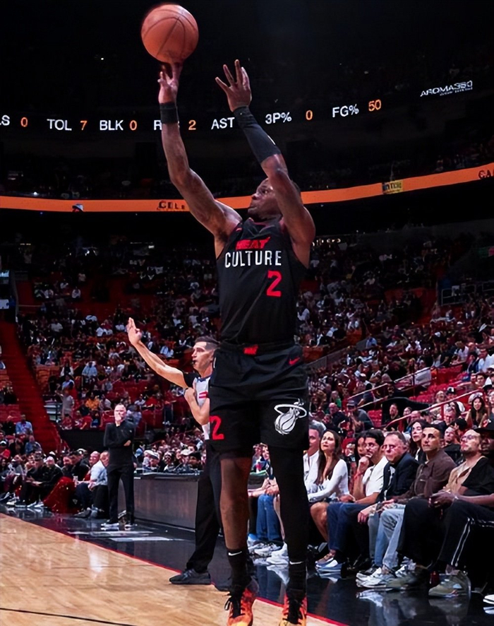 九游体育官网-西汉姆关键时刻远射贴柱风云突变多特蒙德关键时刻绝杀压哨，迈阿密热火围绕NBA总决赛回应争议瞬间刷屏