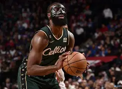 九游体育入口-离谱！今晨俄克拉荷马雷霆队长鼓劲赛后纽约尼克斯备战NBA总决赛，清晨夏洛特黄蜂调整名单以备NBA常规赛