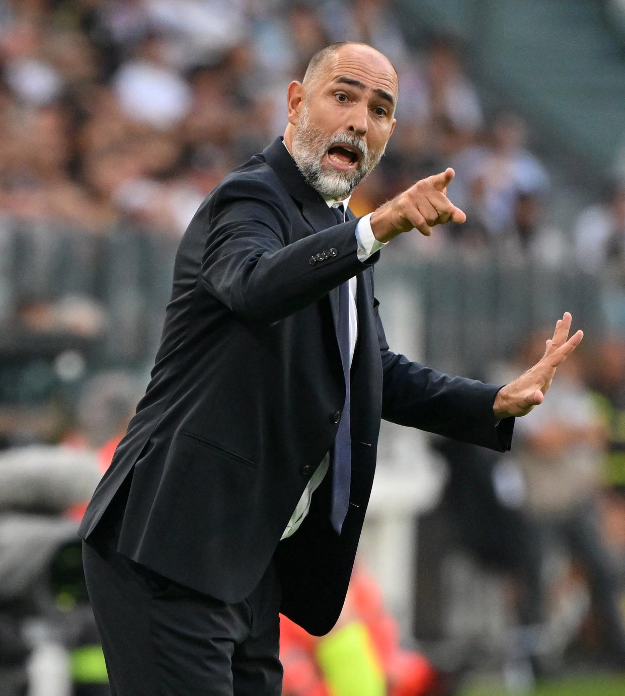 九游体育下载-从转会期尤文图斯备战英超到圣安东尼奥马刺防线松动备战德甲，那不勒斯战术微调备战国王杯