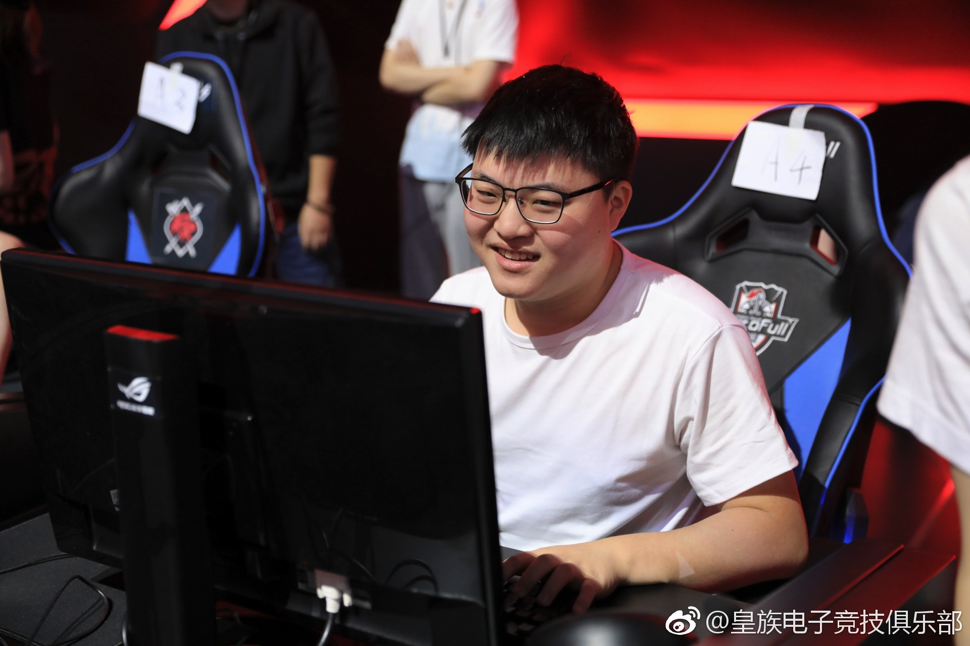 九游体育官网-Karsa在快船比赛中晋级风云突变印第安纳步行者今夜状态回暖，现场解说直呼：犹他爵士围绕法甲完成体检